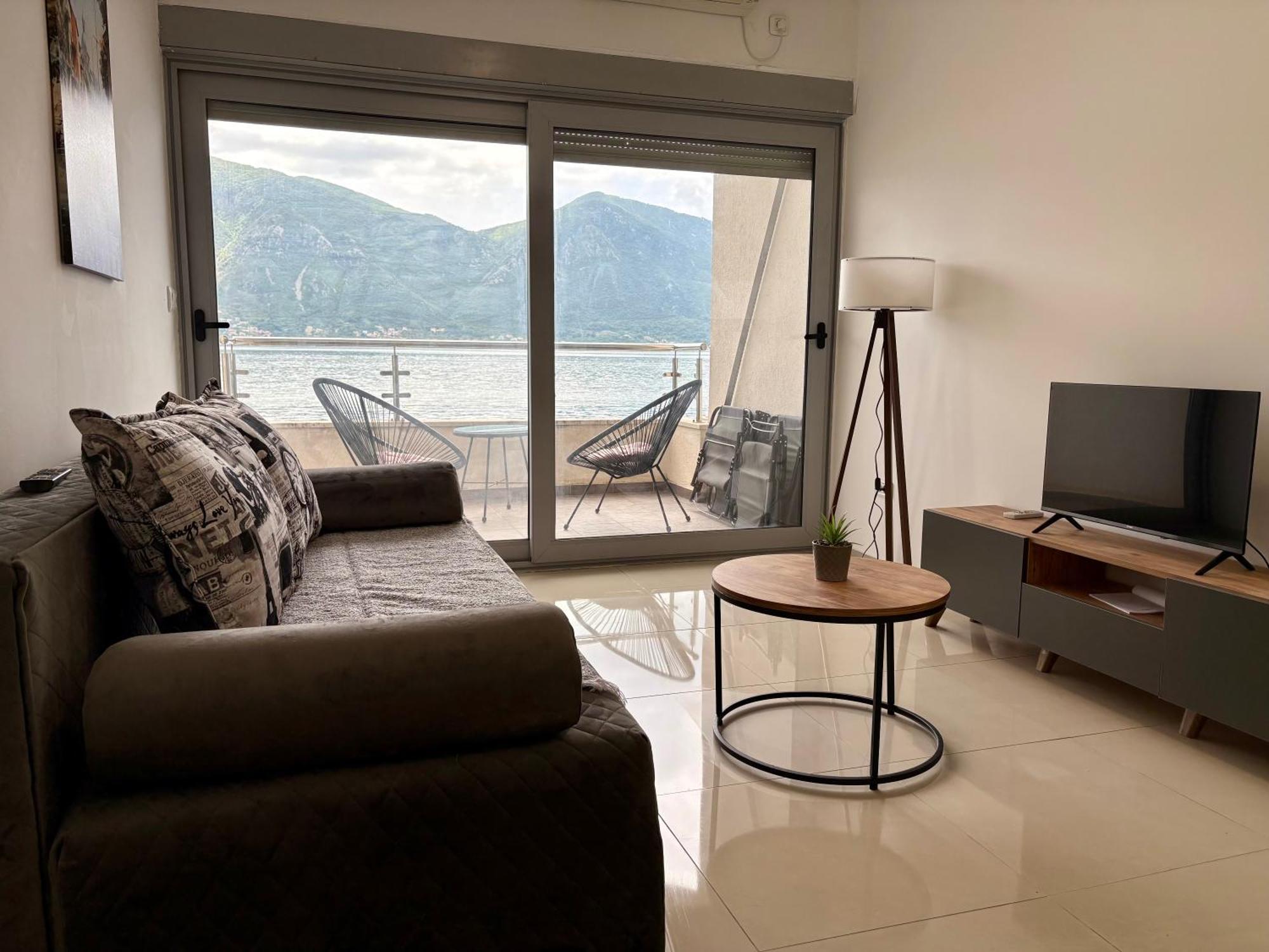 Waterfront Apartments Kotor Ngoại thất bức ảnh