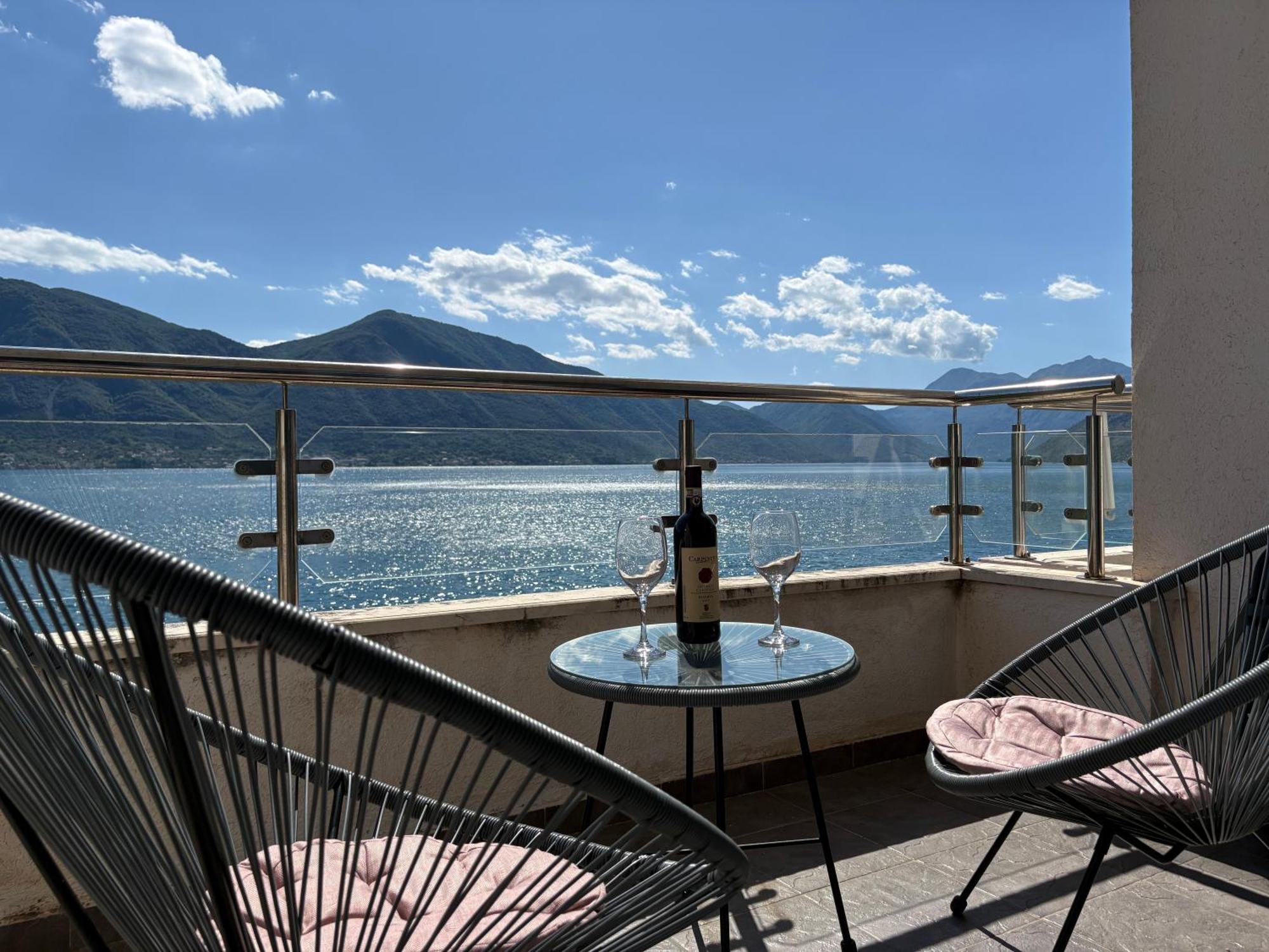 Waterfront Apartments Kotor Ngoại thất bức ảnh